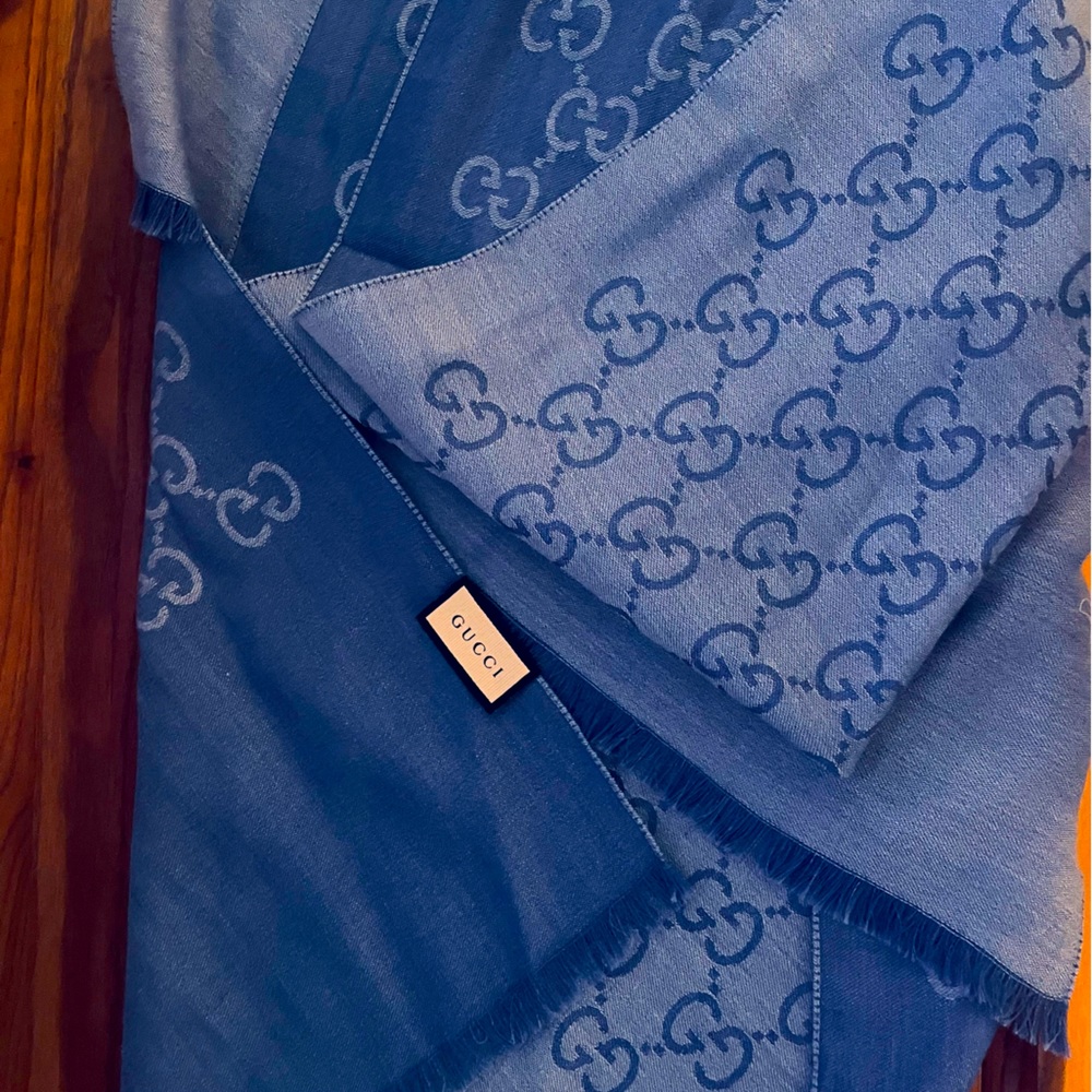 Brand new Gucci scarf